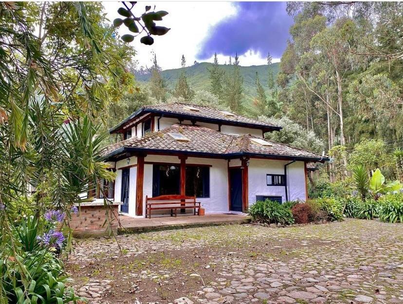 Hacienda San Juan De La Vega Bed & Breakfast Otavalo Bagian luar foto